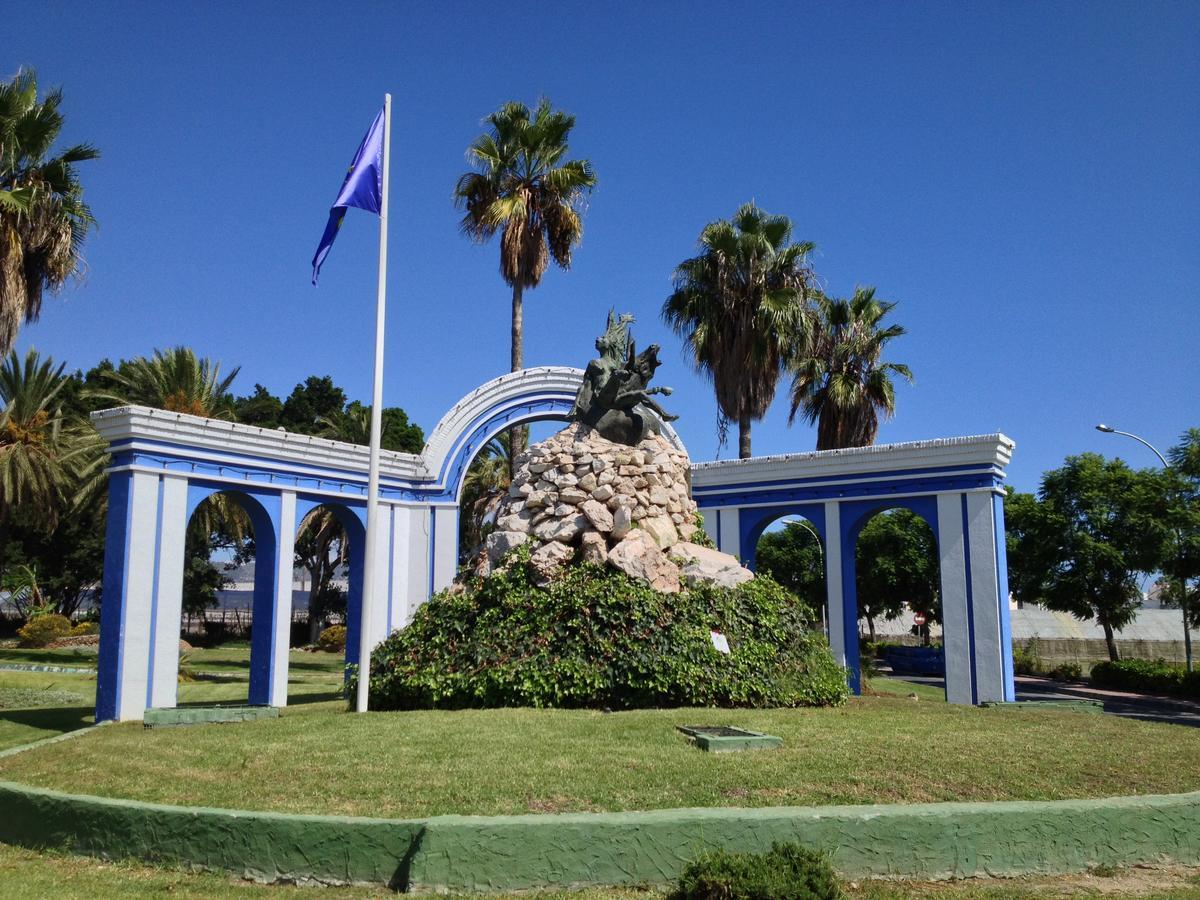 Burriana Front Line Apartment Nerja Bagian luar foto