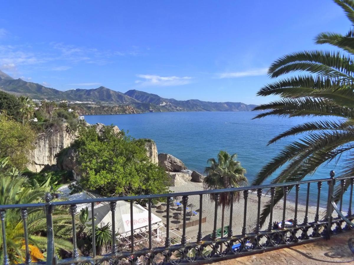 Burriana Front Line Apartment Nerja Bagian luar foto