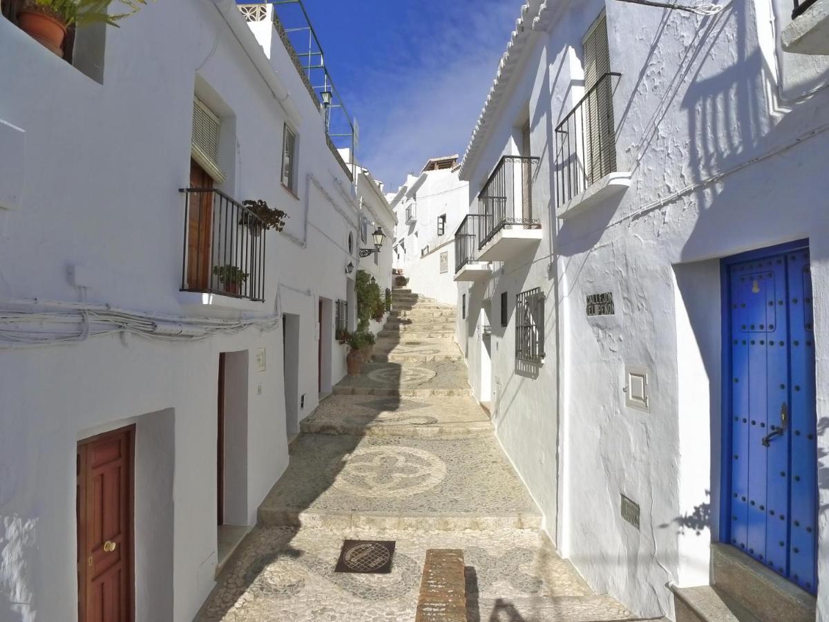 Burriana Front Line Apartment Nerja Bagian luar foto
