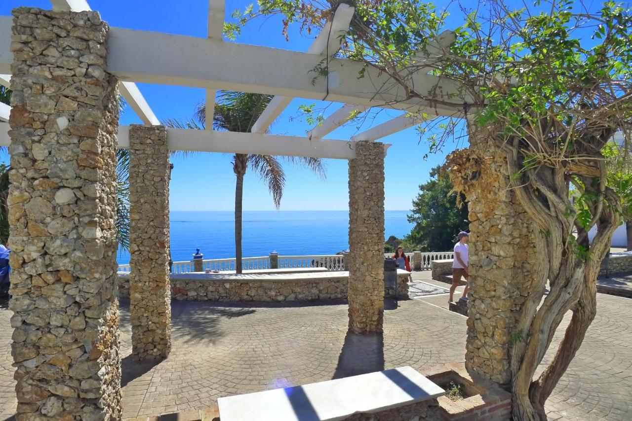 Burriana Front Line Apartment Nerja Bagian luar foto
